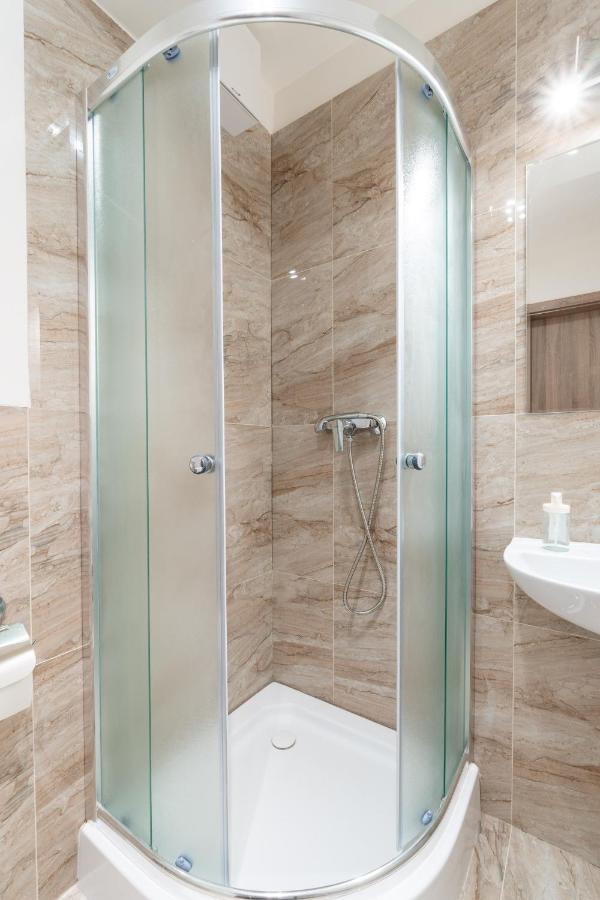 Brand New Studio Apartment #31 In Brand New Building With Free Parking In The Center ปราก ภายนอก รูปภาพ